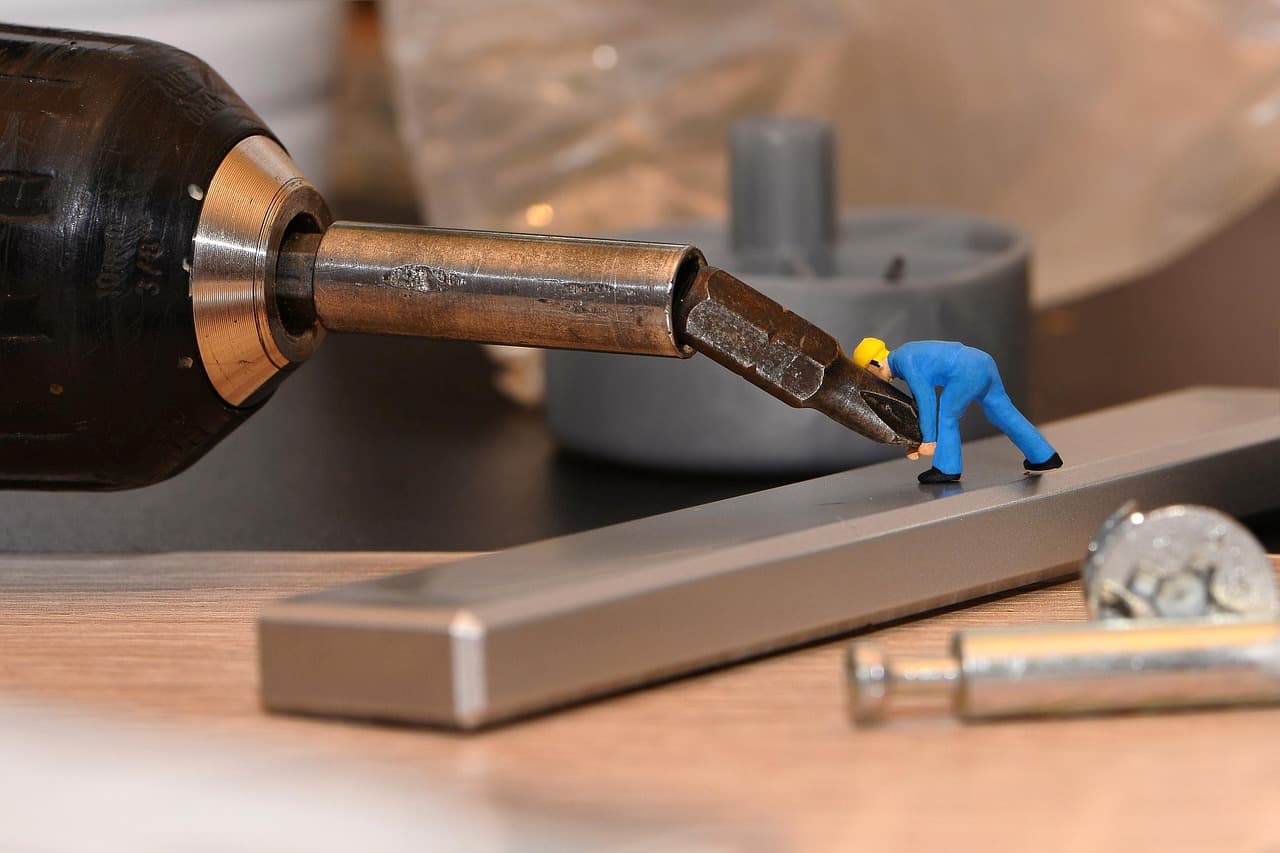 Добри практики за работа с винтоверти и гайковерти: Практични съвети